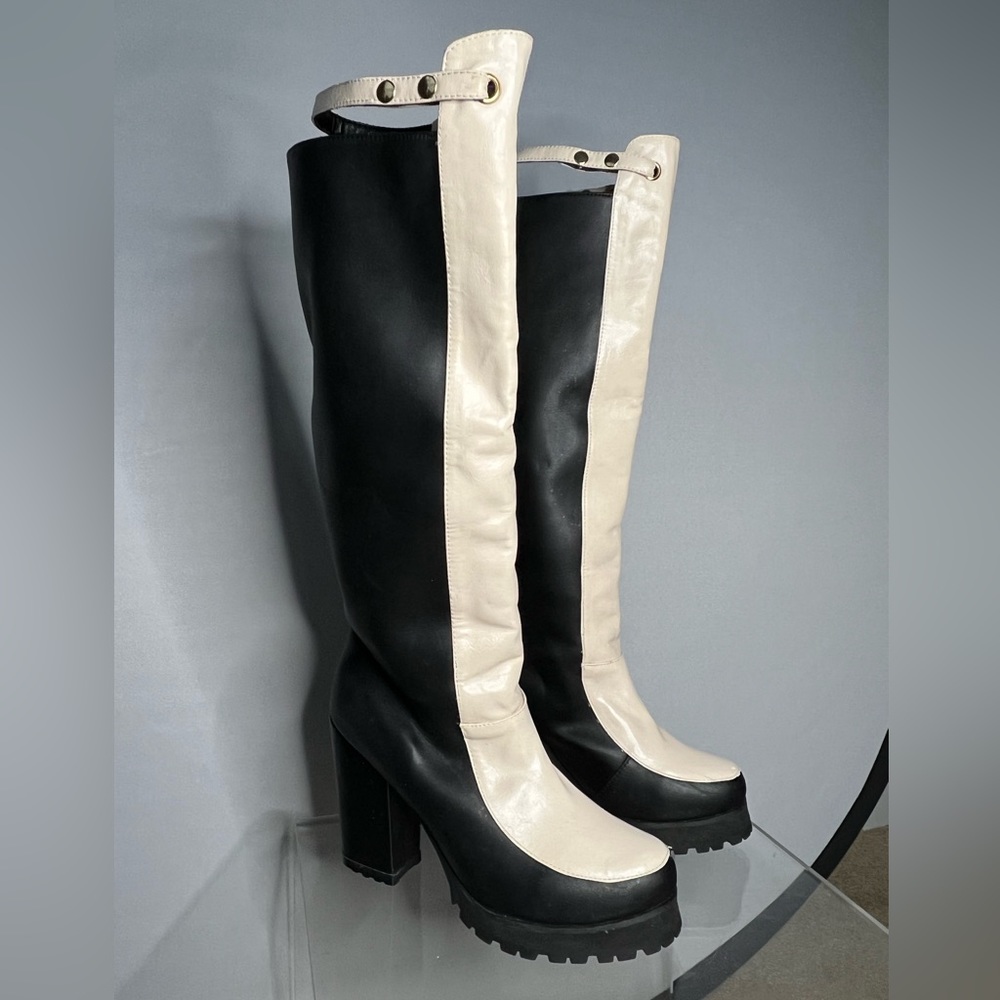 Cri de Coeur x Arden Wohl Women’s Tennyson Vegan Statement Boot in Black/White